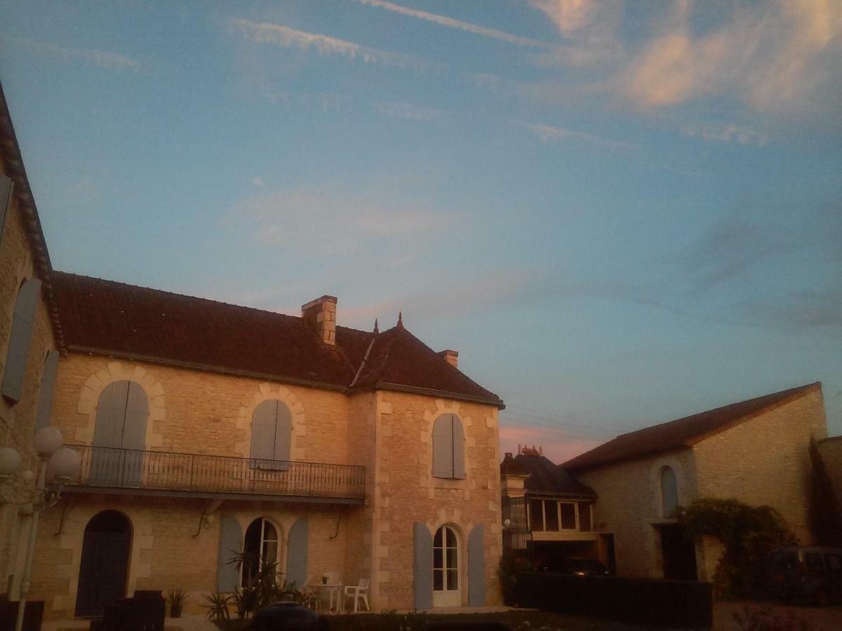 Les Clos Bleus Neuville-de-Poitou Экстерьер фото